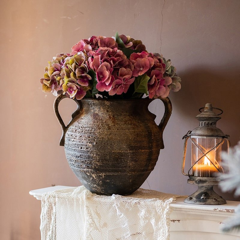 Restoration Ancient Jars in Different Styles