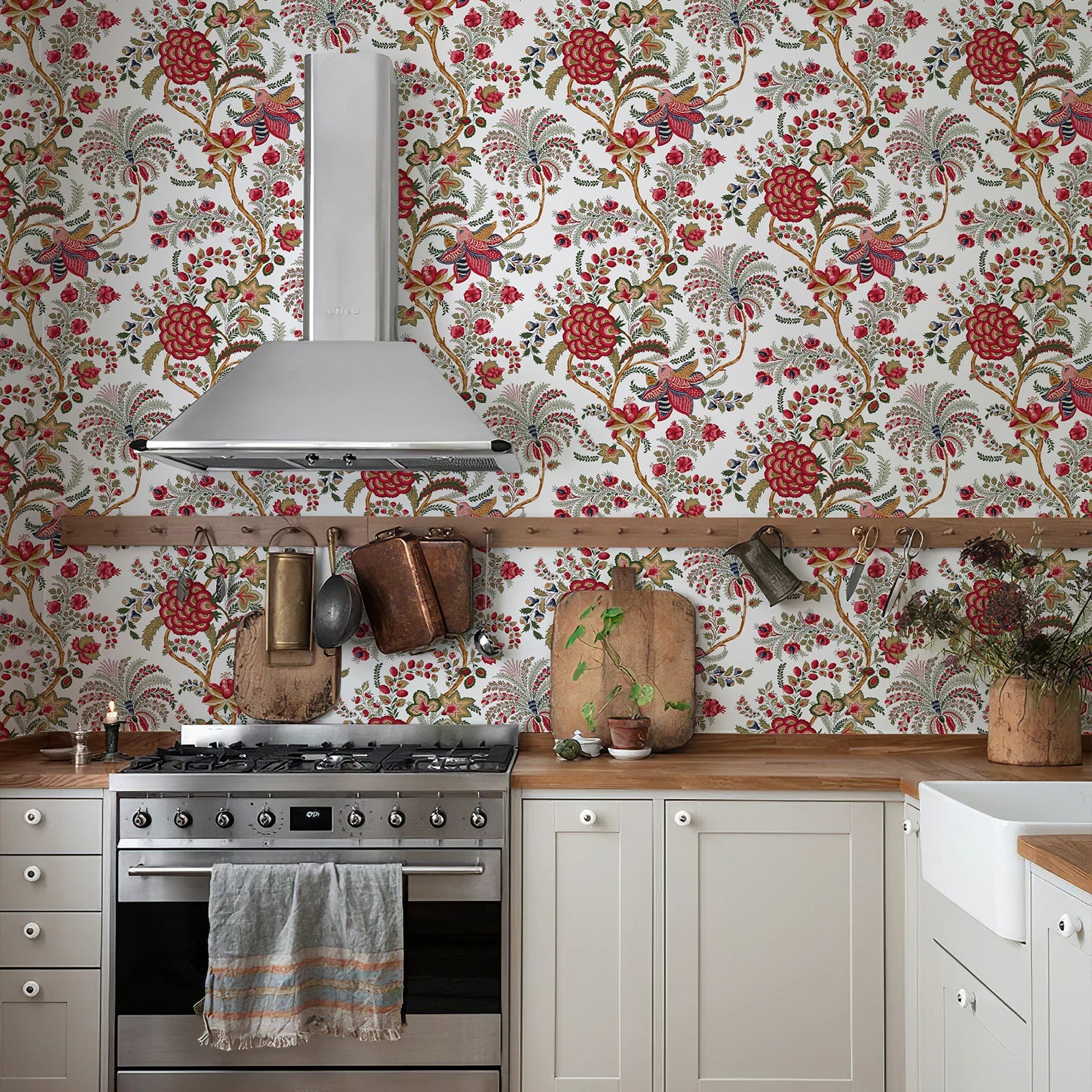 Vintage Floral Peel & Stick Wallpaper in Red