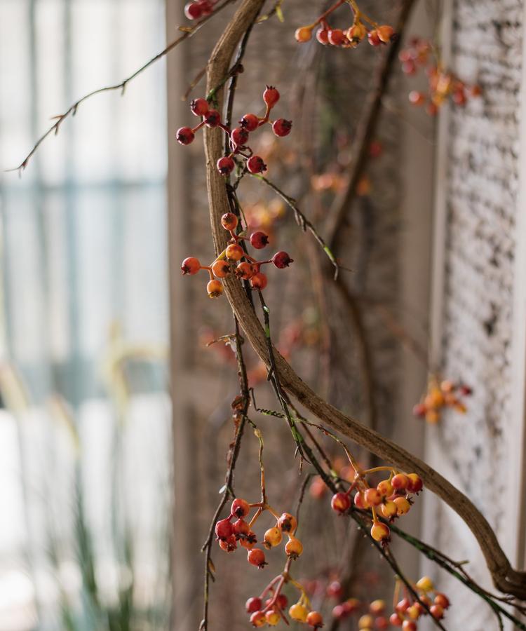Artificial Vine Orange Berry - 39"