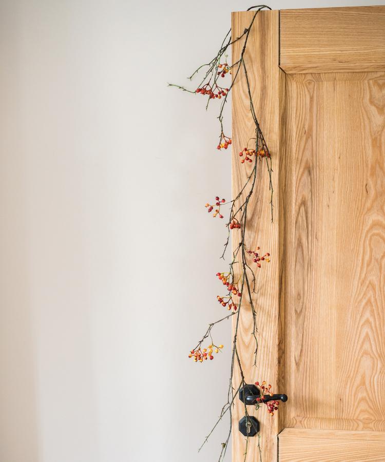 Artificial Vine Orange Berry - 39"