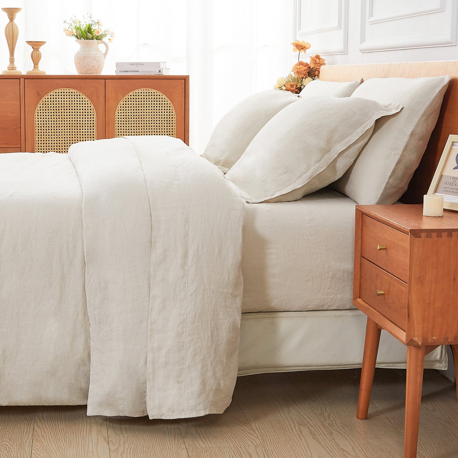 Bedding set with sheets pillows and duvet