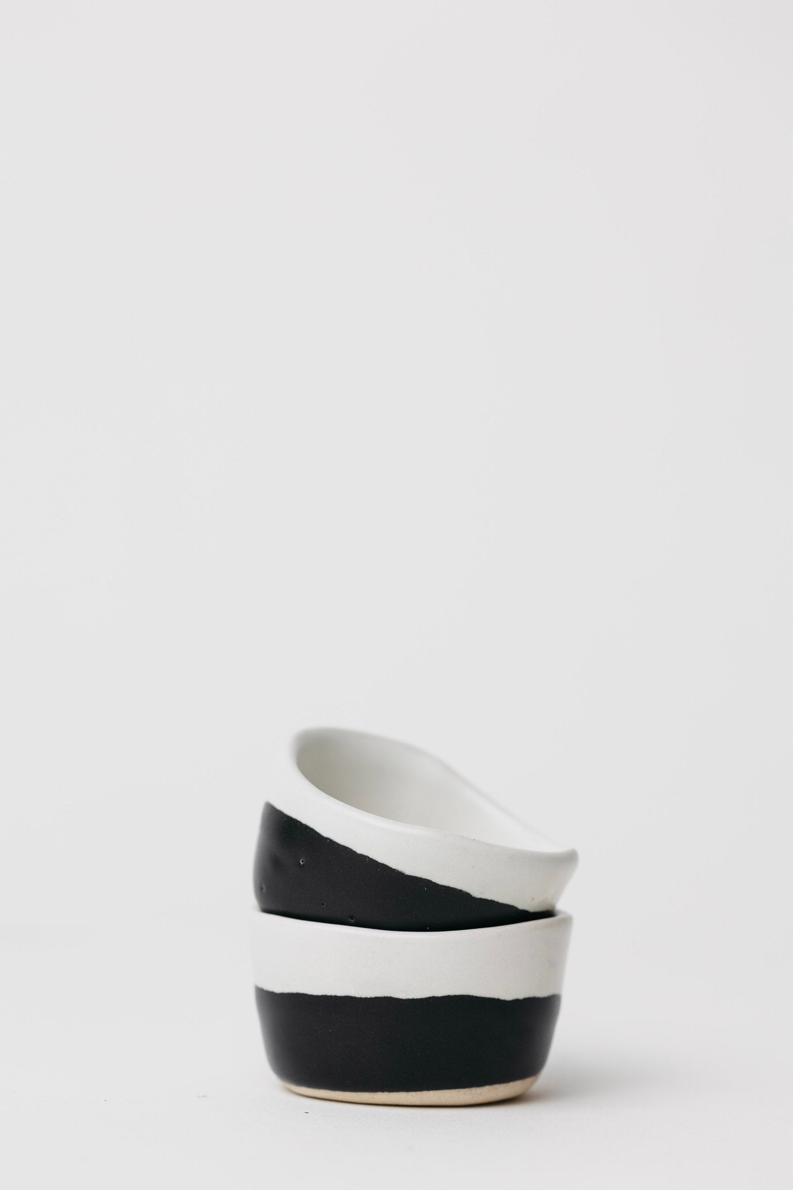 Dawson Pinch Bowl - Matte Black/White - Set of 4