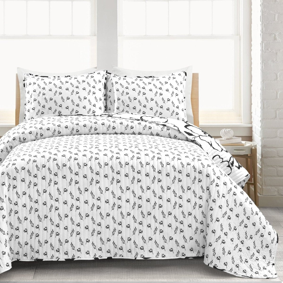 Scandinavian Reversible Floral Quilt 3 Piece Set - 2 Colors