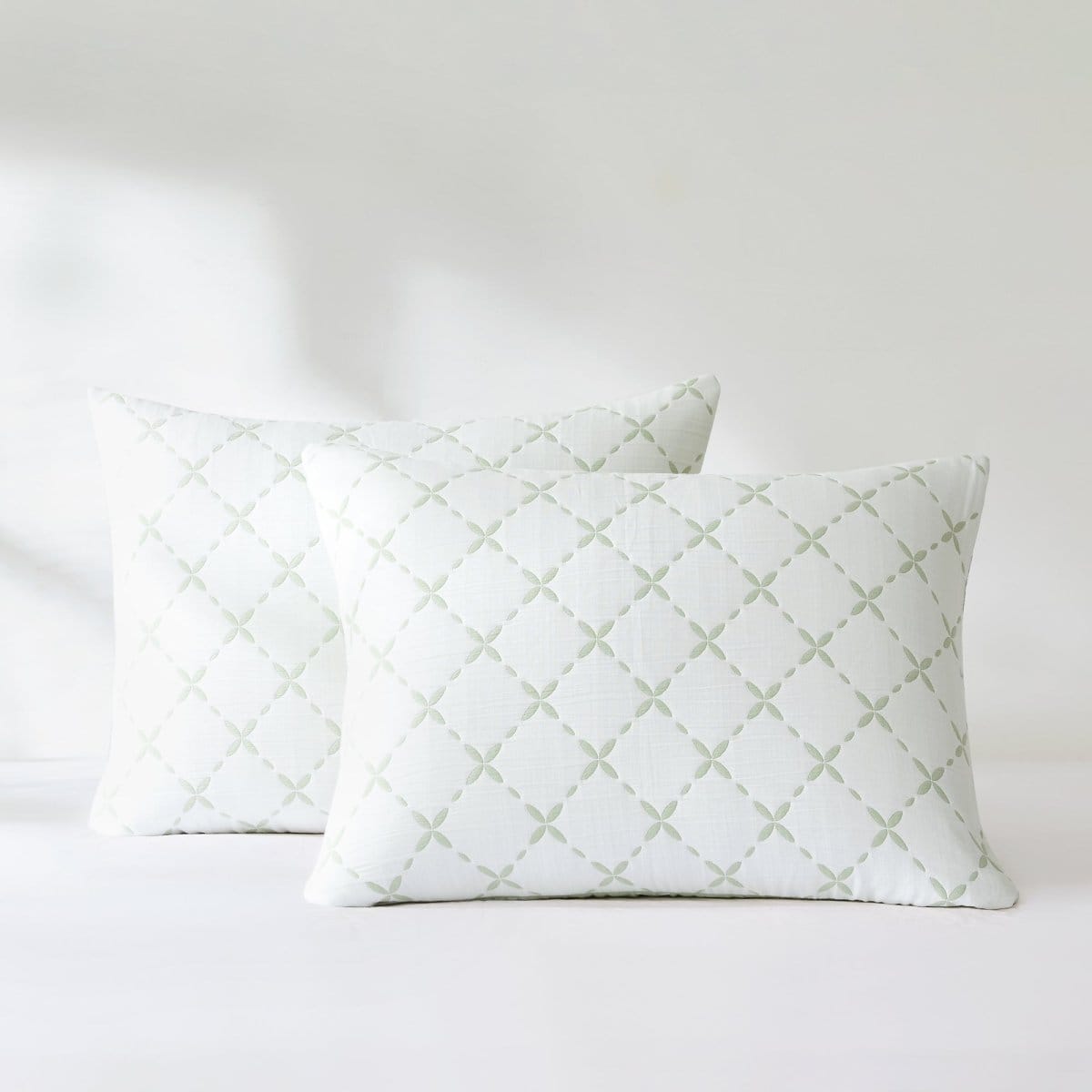 Diamond Leaf Jacquard Reversible Quilt Set - 3 Colors