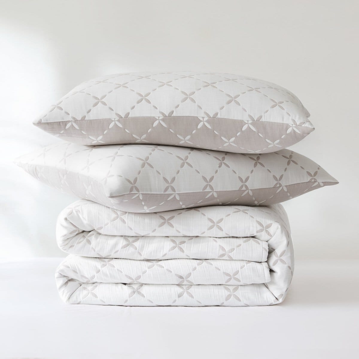 Diamond Leaf Jacquard Reversible Quilt Set - 3 Colors
