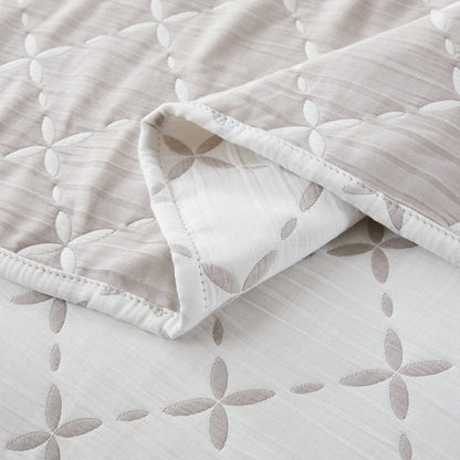 Diamond Leaf Jacquard Reversible Quilt Set - 3 Colors