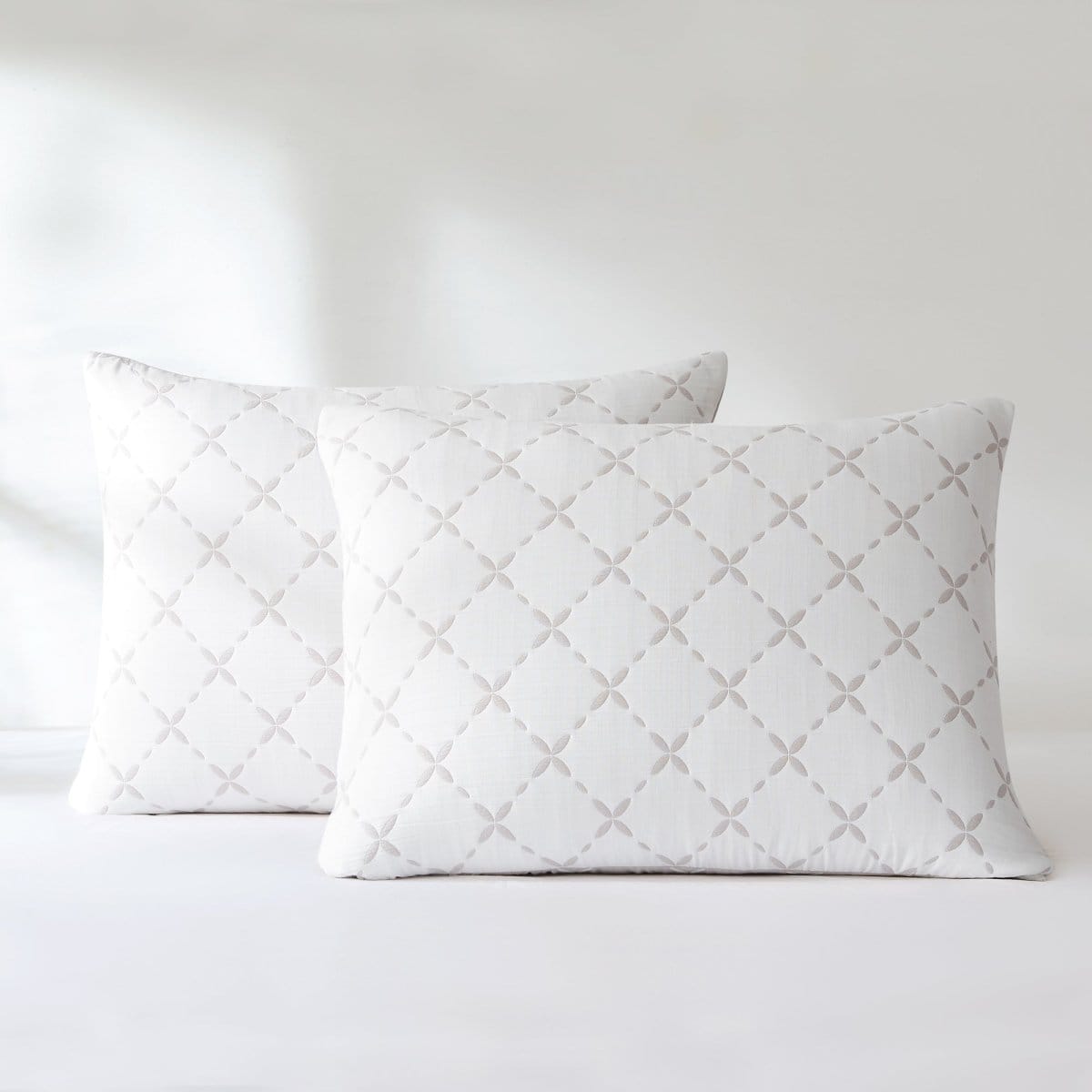 Diamond Leaf Jacquard Reversible Quilt Set - 3 Colors
