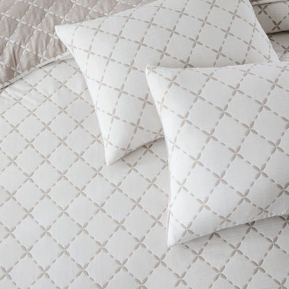 Diamond Leaf Jacquard Reversible Quilt Set - 3 Colors