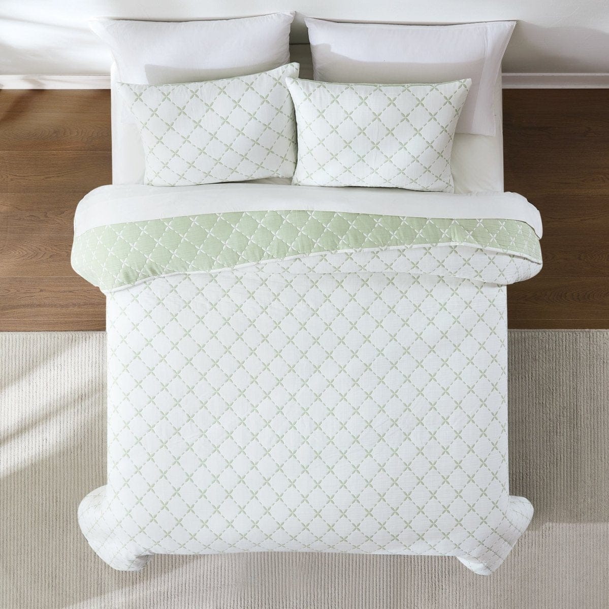 Diamond Leaf Jacquard Reversible Quilt Set - 3 Colors