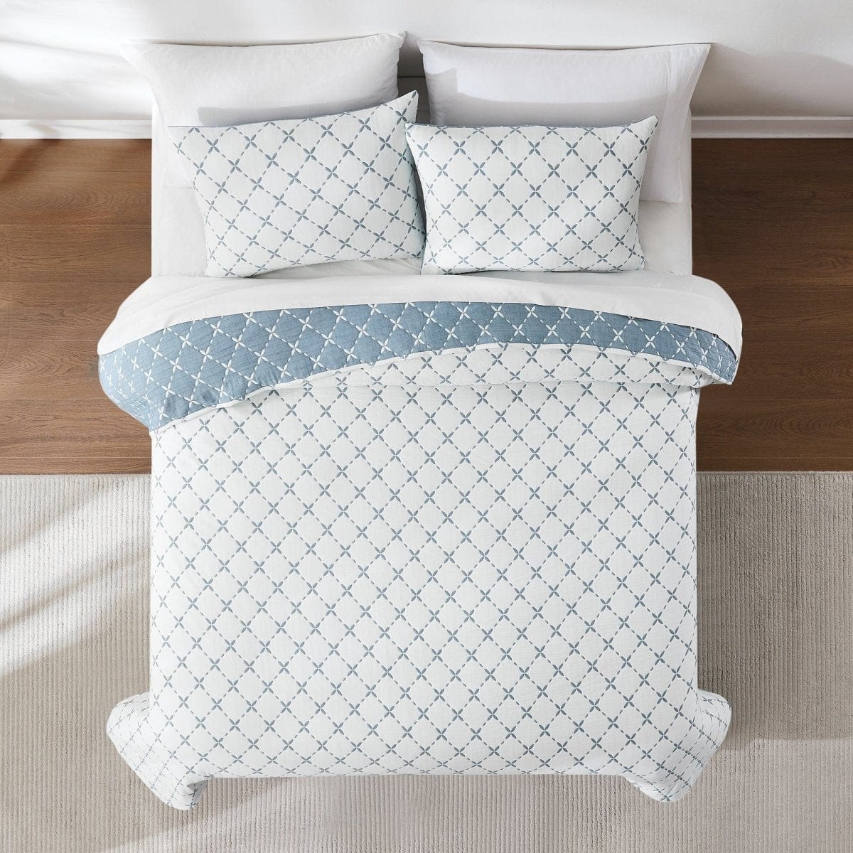 Diamond Leaf Jacquard Reversible Quilt Set - 3 Colors