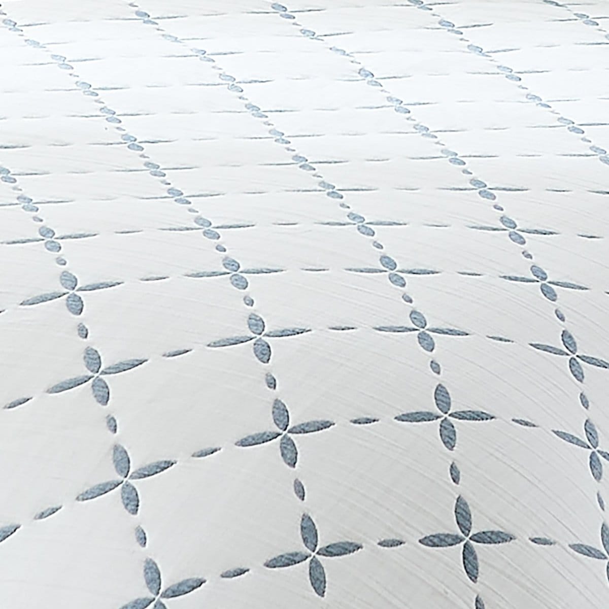 Diamond Leaf Jacquard Reversible Quilt Set - 3 Colors