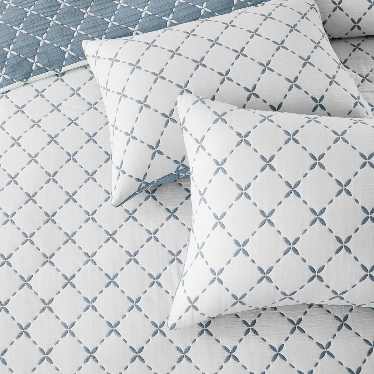 Diamond Leaf Jacquard Reversible Quilt Set - 3 Colors
