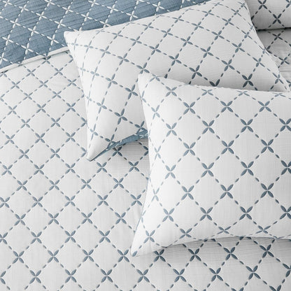 Diamond Leaf Jacquard Reversible Quilt Set - 3 Colors