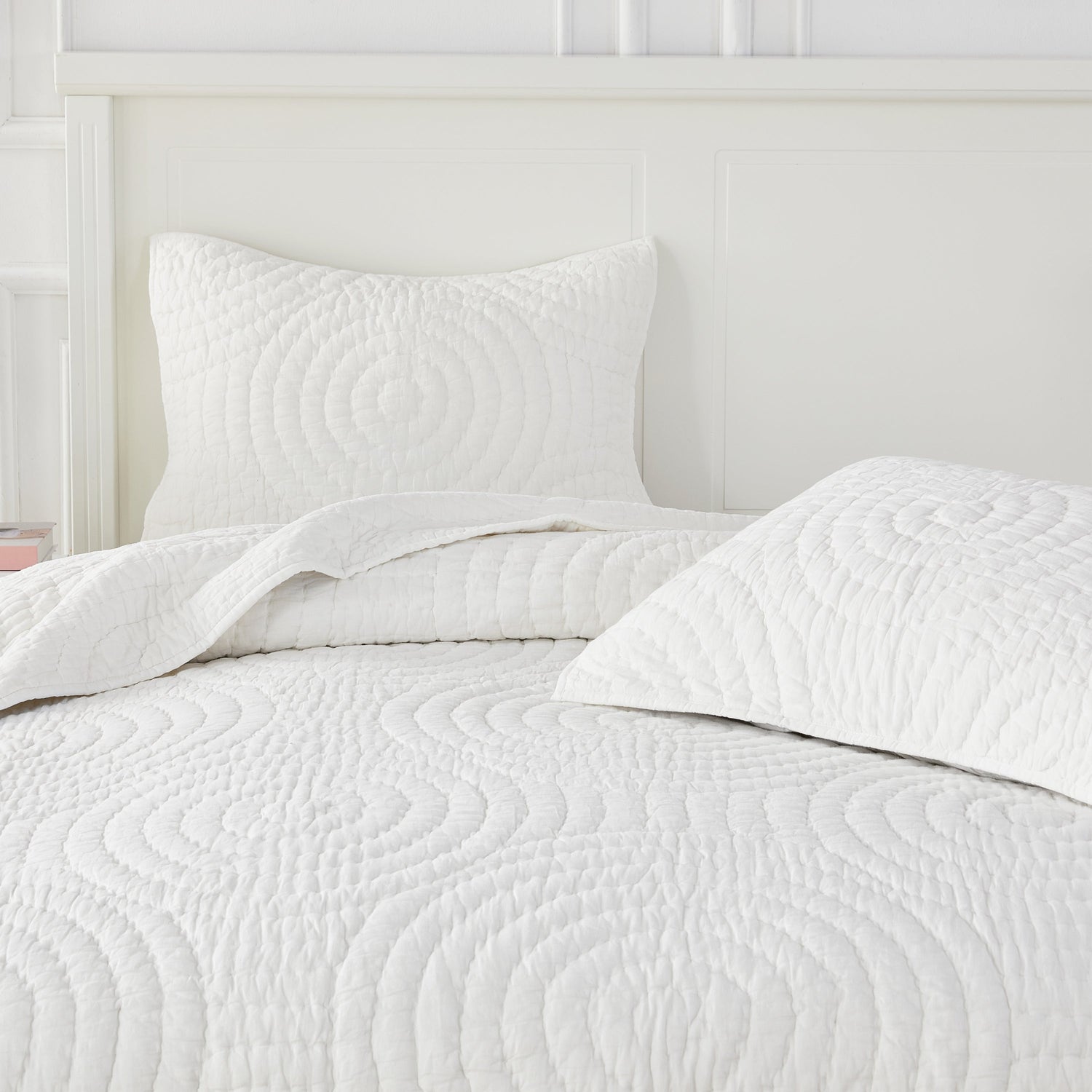 Halo Cotton Voile Hand Stitched Quilt Set