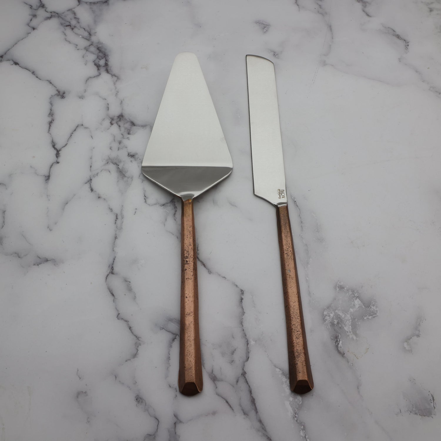 Plataeu 2 Piece Cake Serving Set