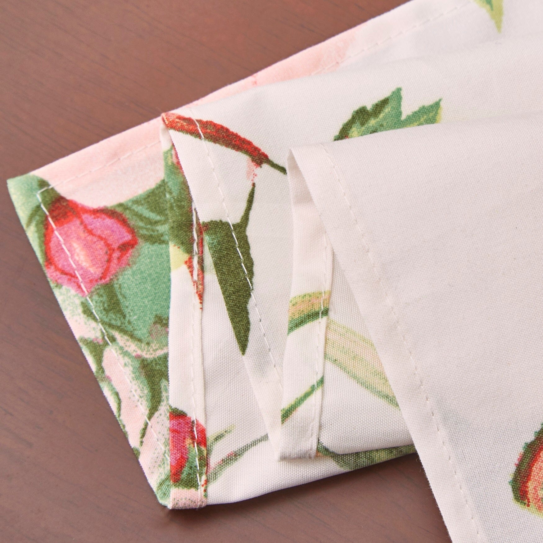 Romantic Roses Floral Dining Napkins - 4 Pc Set