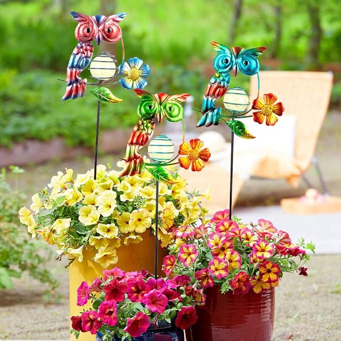 Set of 3 Decorative Garden Stakes - Glow in The Dark Owls