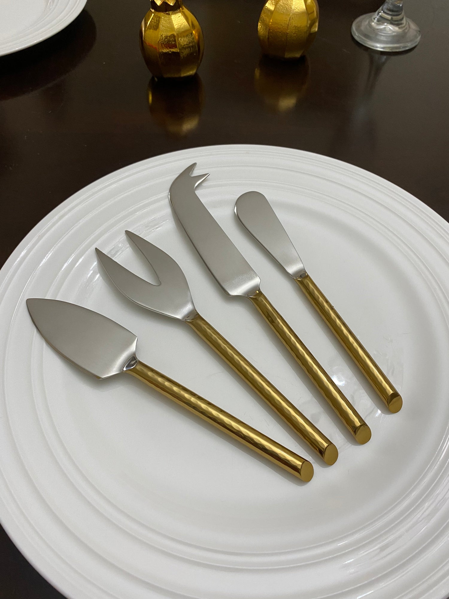 Set of 4 2-Toned Gold Handle Cheese Knives