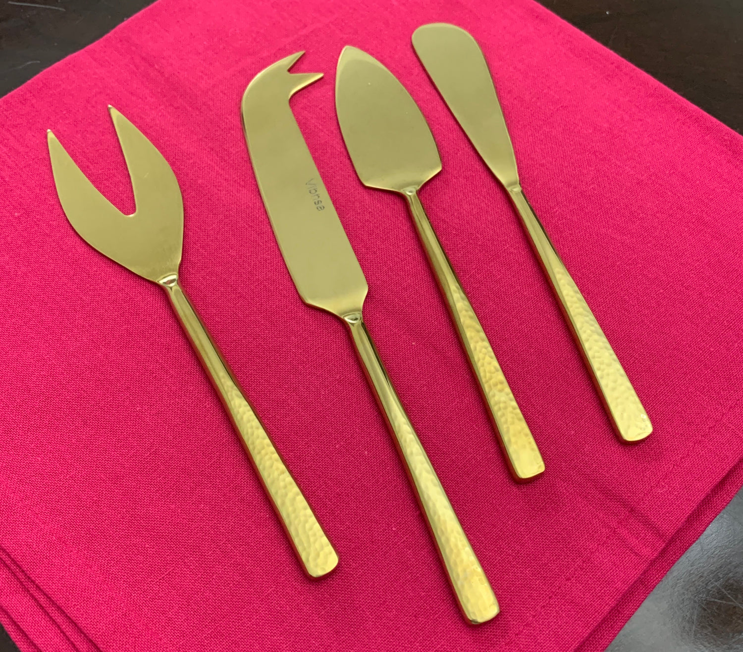 Set of 4 Stainless Steel Hammered Cheese Knives in Gold