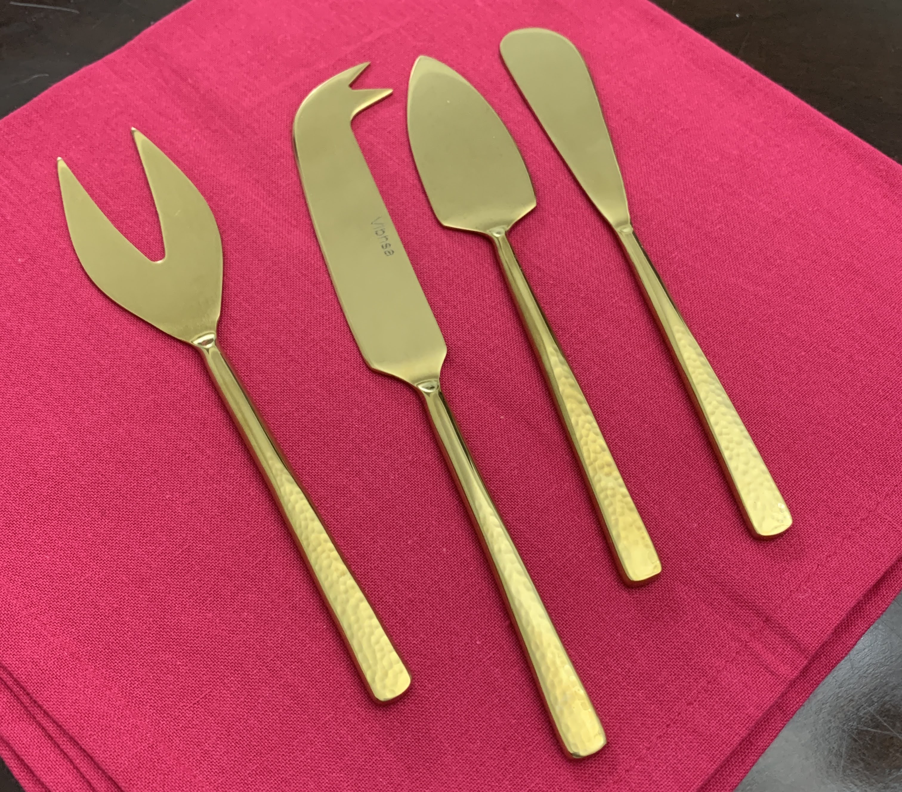 Set of 4 Stainless Steel Hammered Cheese Knives in Gold