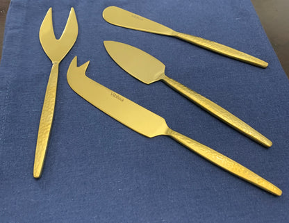 Set of 4 Stainless Steel Hammered Cheese Knives - Gold Finish