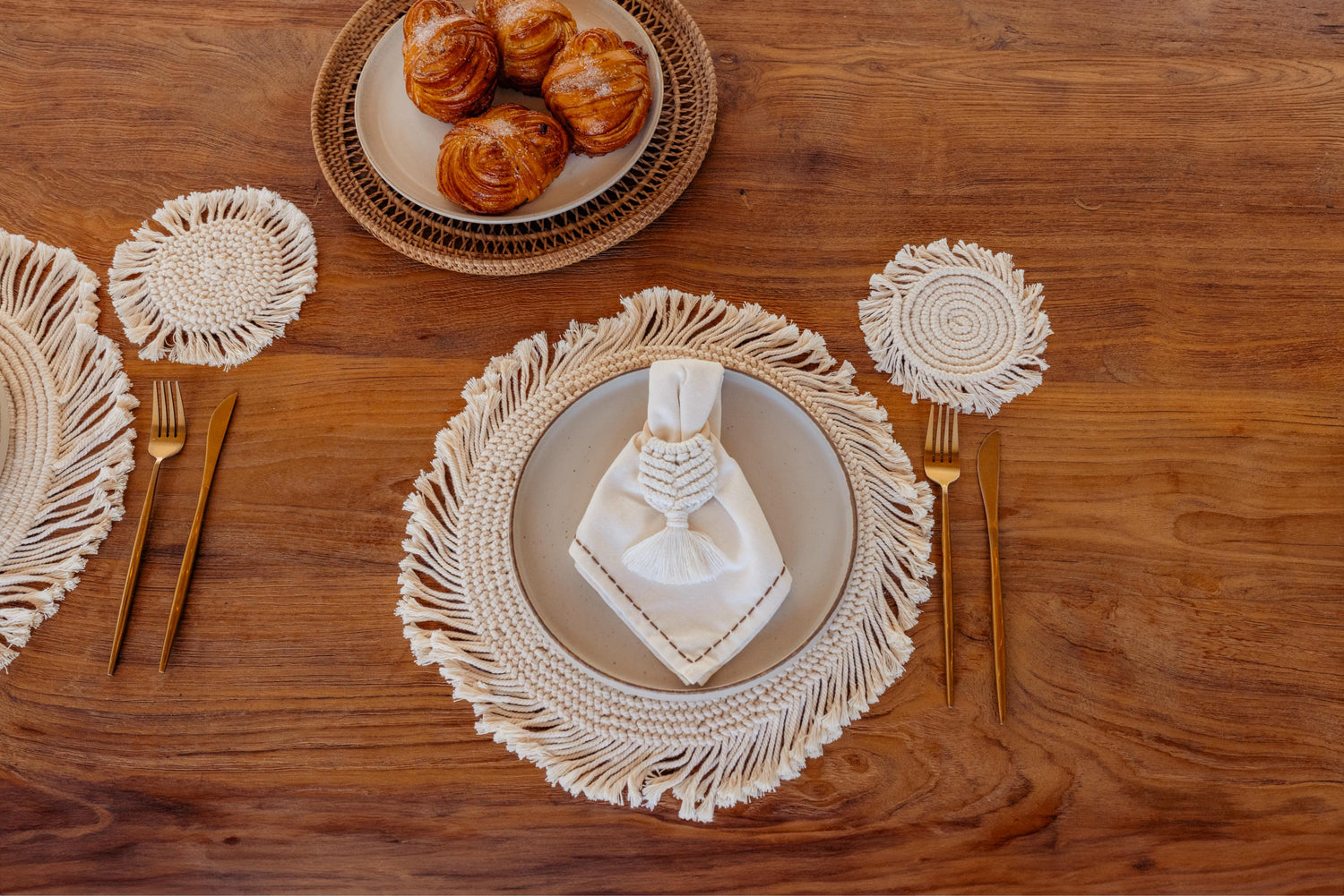 Round Macrame Placemat and Coaster Set for 4 - 2 Colors