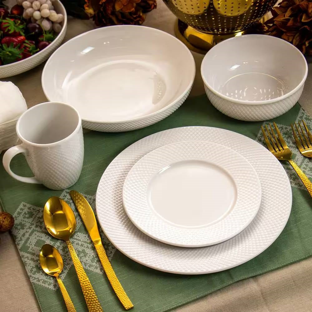 18-Piece White Porcelain Diamond Dinnerware Set with Plate/ Bowls/Mugs - Service for 4