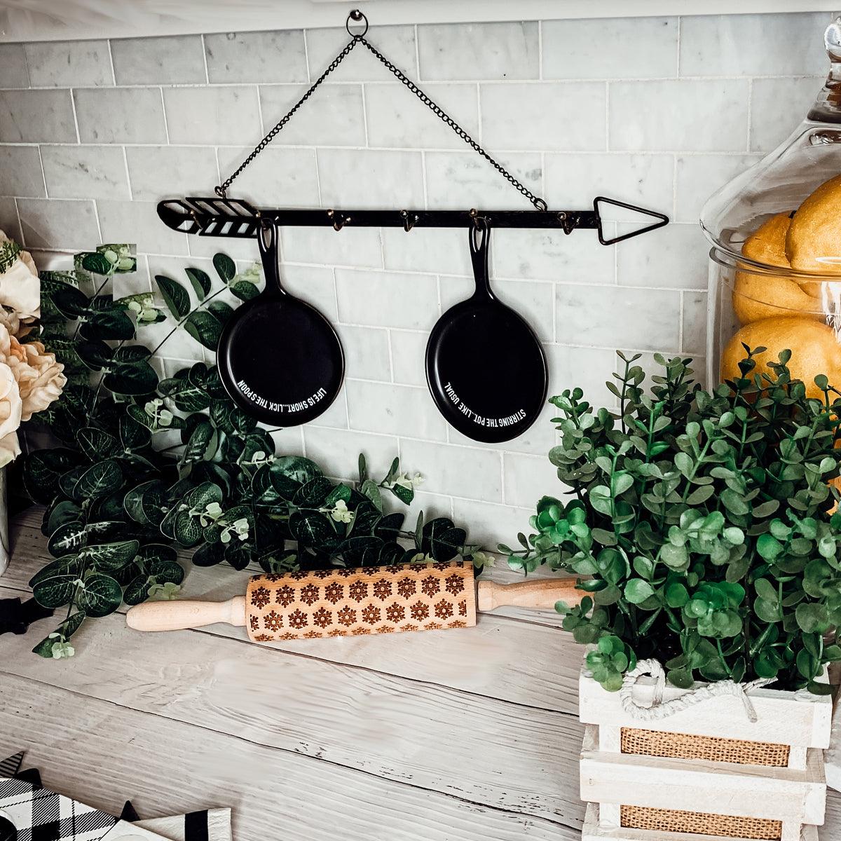 Hanging This Way Decorative Metal Arrow Wall Hooks