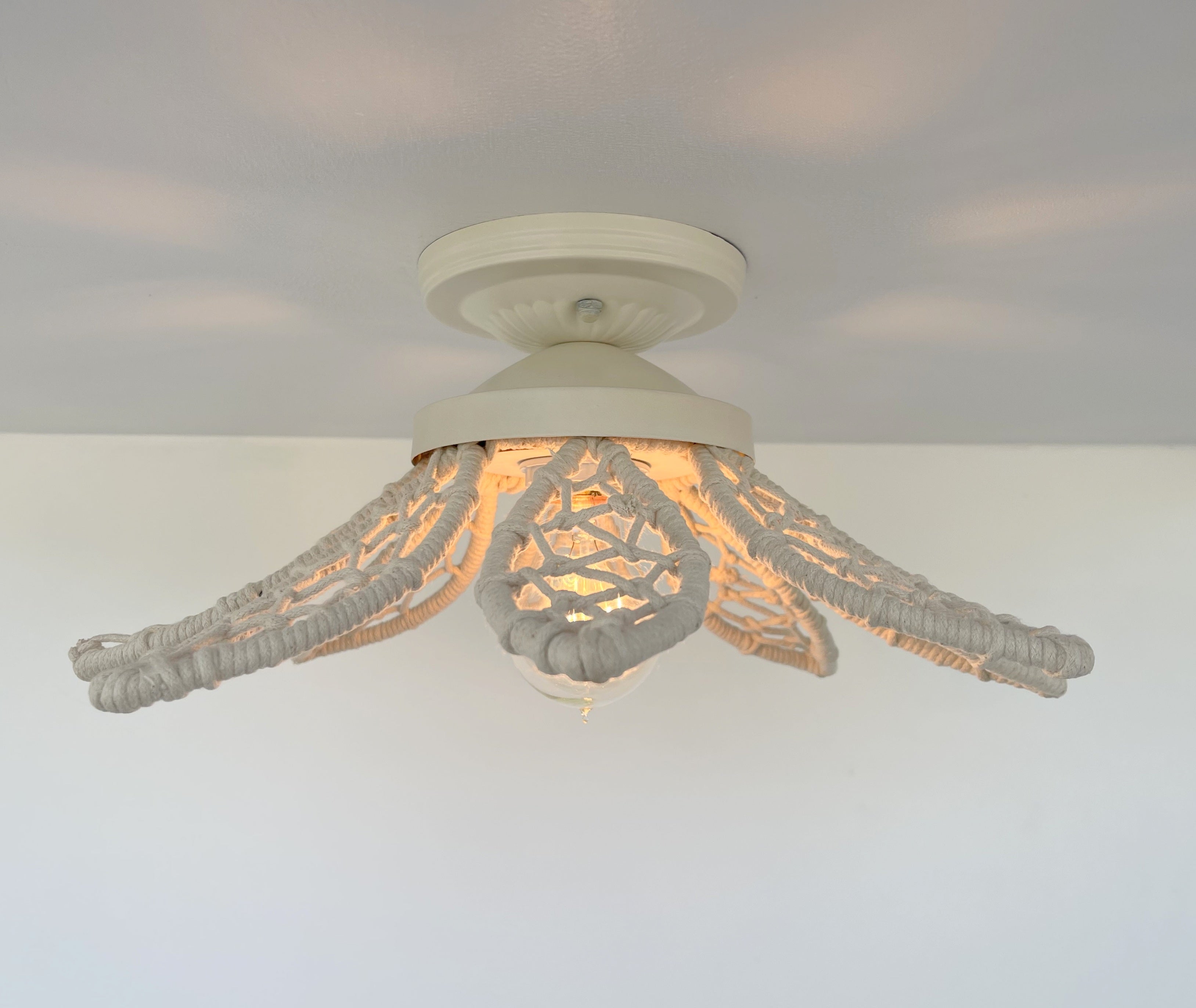 Boho Flower Light Fixture - Ivory