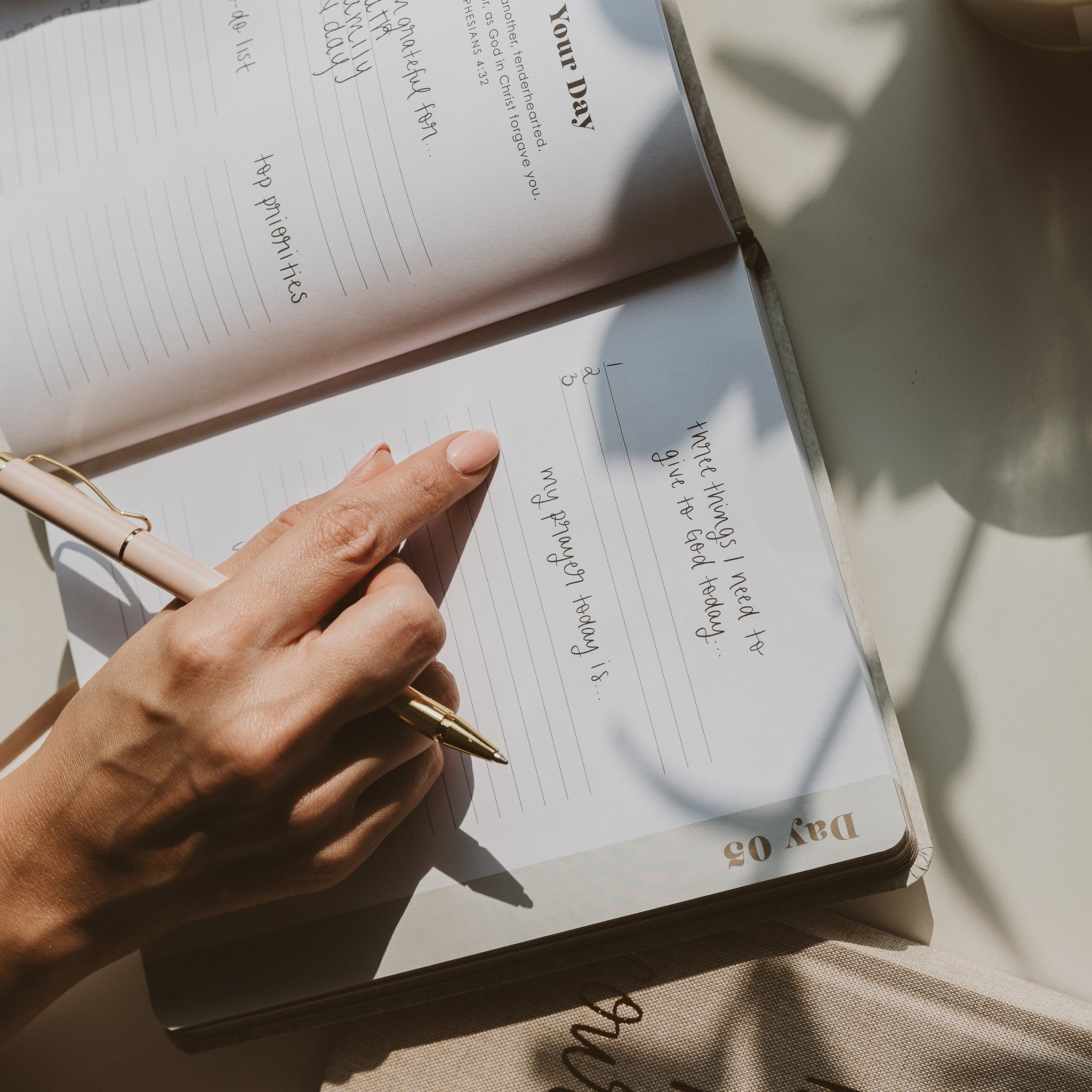 Inspirational Productivity Journal: You Are Strong &amp; Courageous