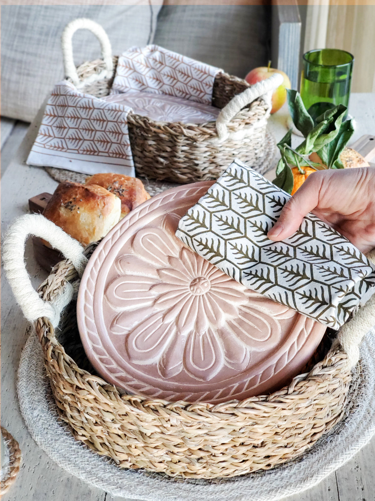 Bread Warmer &amp; Basket Gift Set with Tea Towel - Vintage Flower