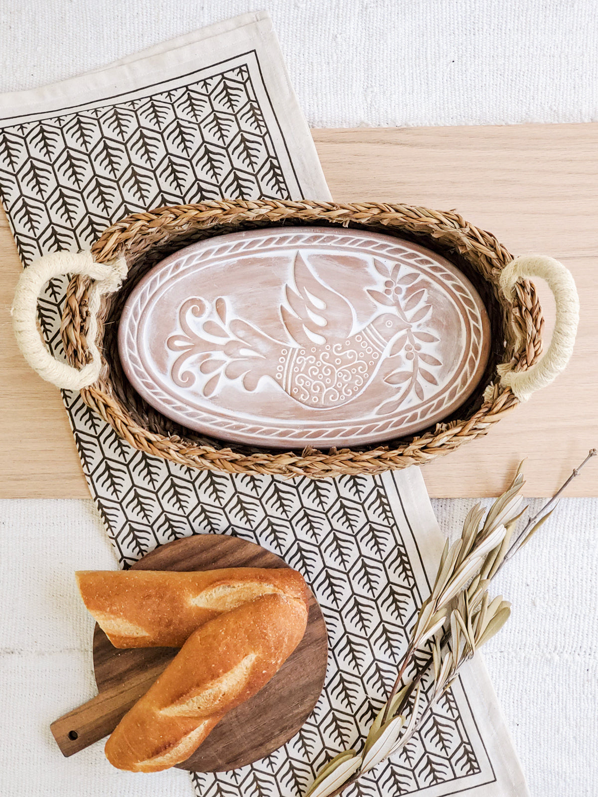 Bread Warmer &amp; Basket Gift Set with Tea Towel - Bird Oval