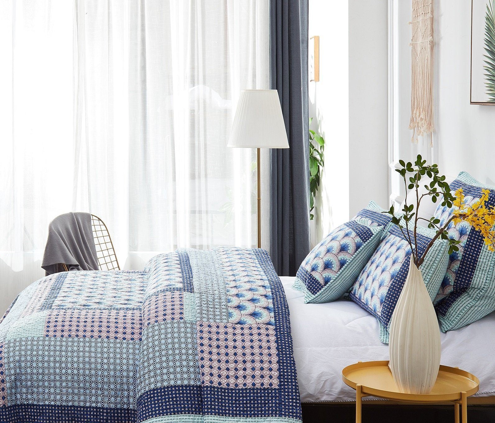 DaDa Bedding Mediterranean Blue Mint Patchwork Quilt Set