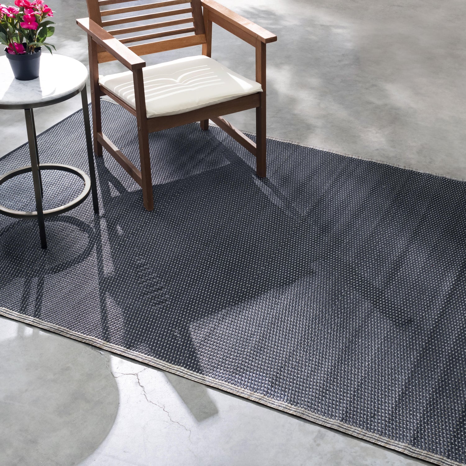 Cancun Shadow - Reversible Sand/Black Outdoor Rug