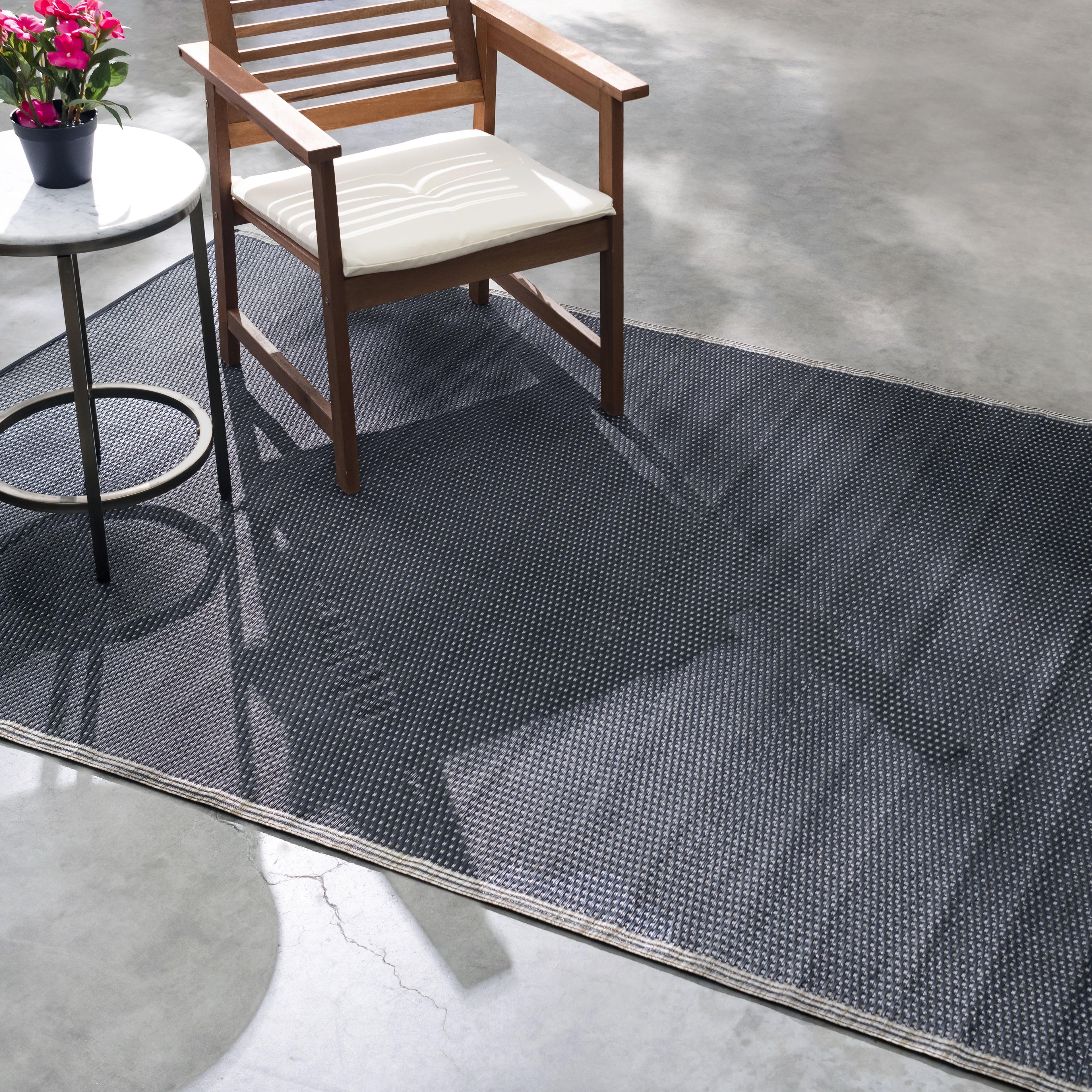 Cancun Shadow - Reversible Sand/Black Outdoor Rug