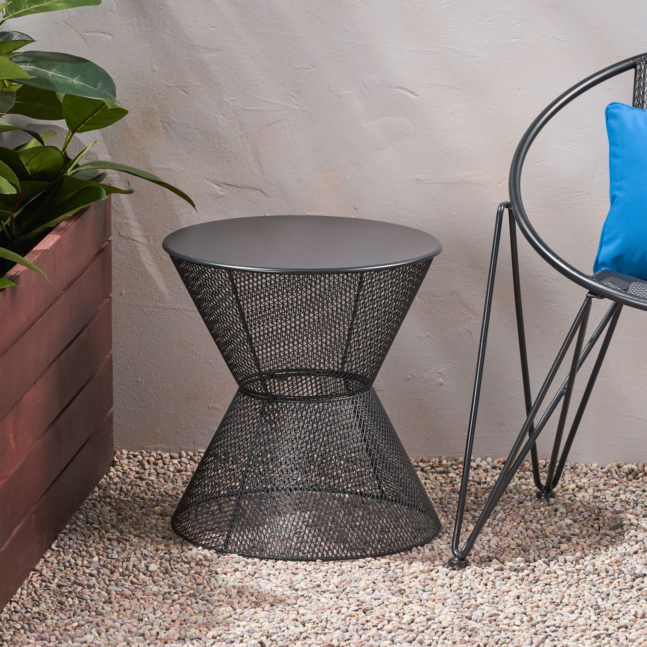 NEVADA Indoor/Outdoor Side Table in Matte Black Mesh Finish