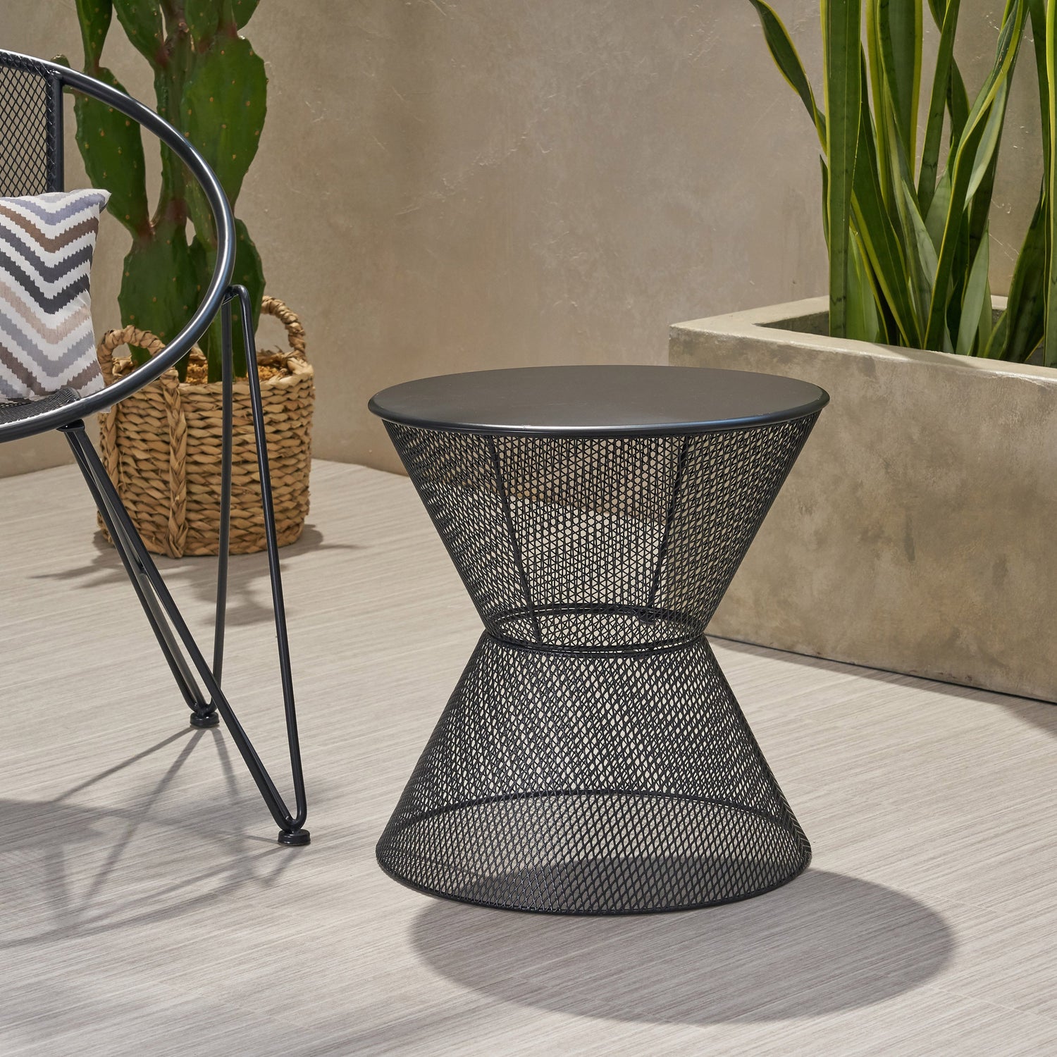NEVADA Indoor/Outdoor Side Table in Matte Black Mesh Finish