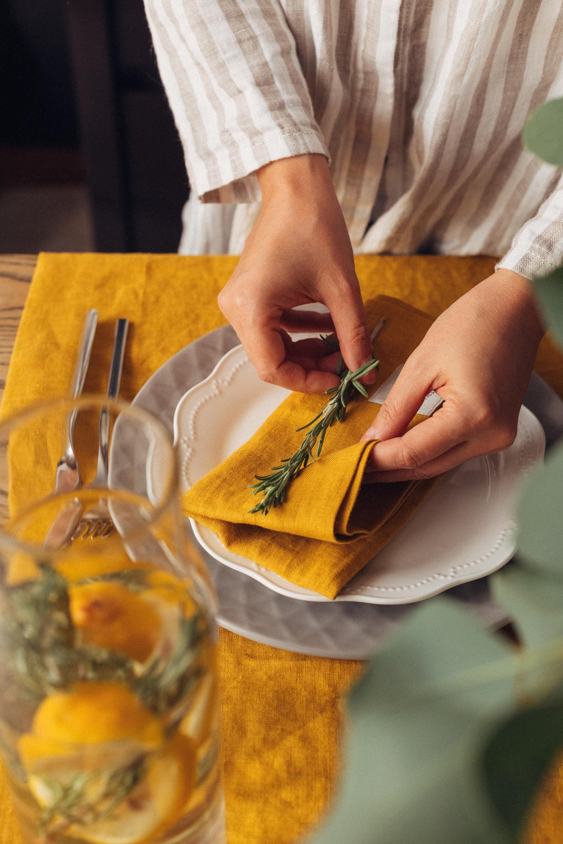 Linen Bundle: Runner &amp; 6 Napkins (Honey)