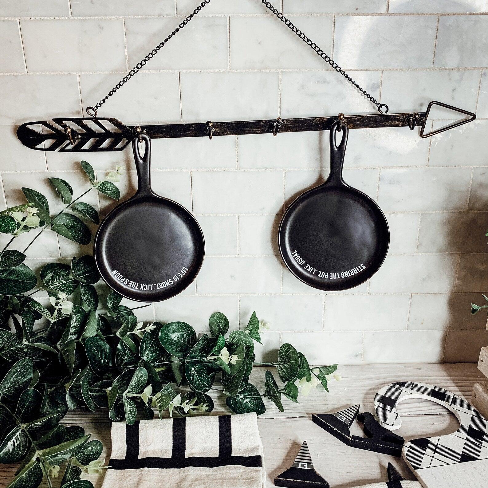 Hanging This Way Decorative Metal Arrow Wall Hooks