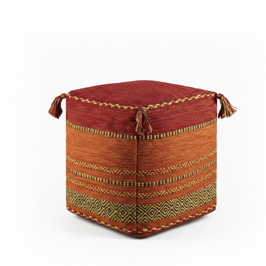 Mainaguri Pouf